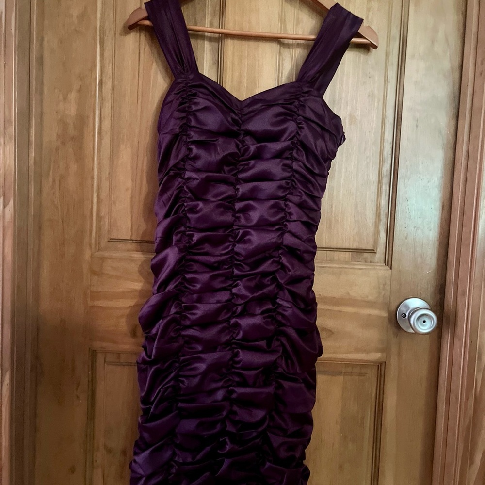 Elegant Purple Ruched Cocktail
Dress